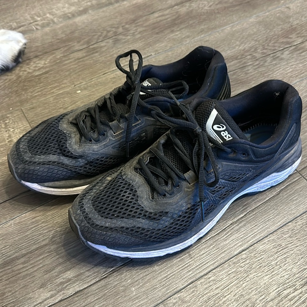 Asics gt2000 running shoes